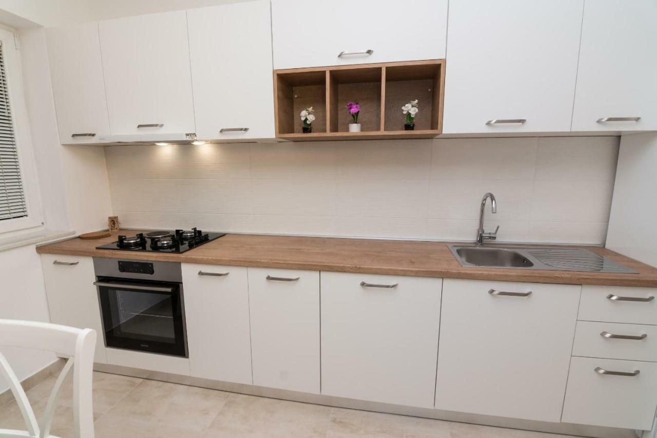 Apartment Bambi Mali Lošinj Eksteriør billede